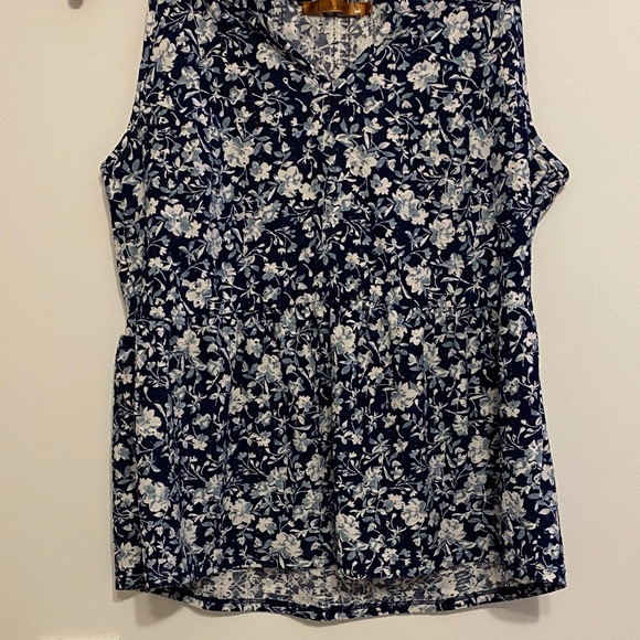 Belldini Tops - 2/12 Belldini Navy and White Floral Sleeveless V-Neck Tank,gathered at waist